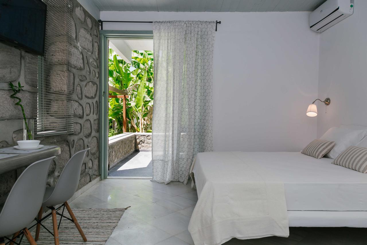 Alkithea Aparthotel Adamantas  Exterior photo