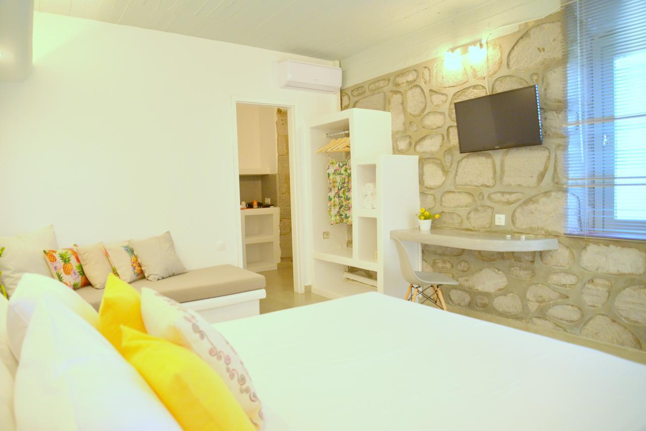Alkithea Aparthotel Adamantas  Exterior photo